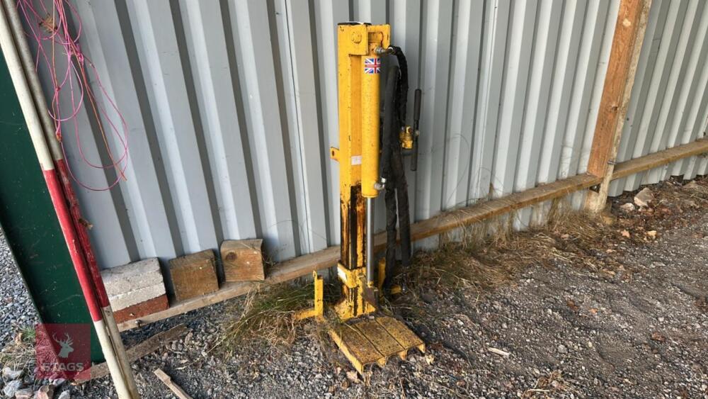 HYDRUALIC LOG SPLITTER