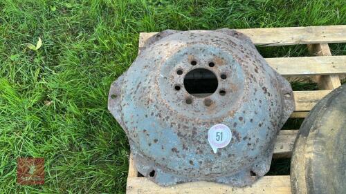 8 STUD TRACTOR WHEEL CENTRE
