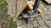 PALLET TRUCKS - 6