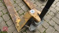 PALLET TRUCKS - 7