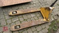 PALLET TRUCKS - 9