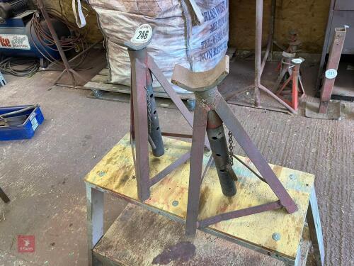 PAIR OF LARGE AXLE STANDS