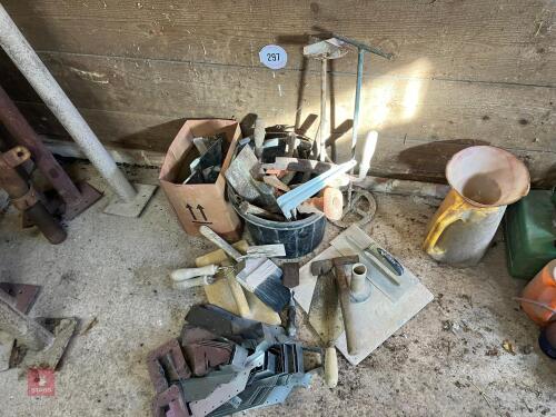 QTY OF BUILDERS TOOLS & SUNDRIES