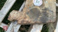 1 MASSEY FERGUSON 27KG FRONT WEIGHT - 3