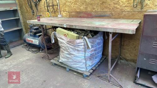 2 TRESTLES & BOARDS