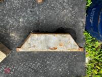 2 BALLAST WEIGHTS - 4