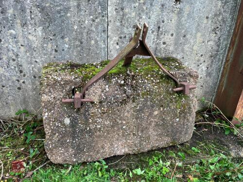 CONCRETE REAR TRACTOR WEIGHT