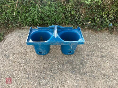 WYDALE PLASTIC HOOKOVER CALF MILK FEEDER