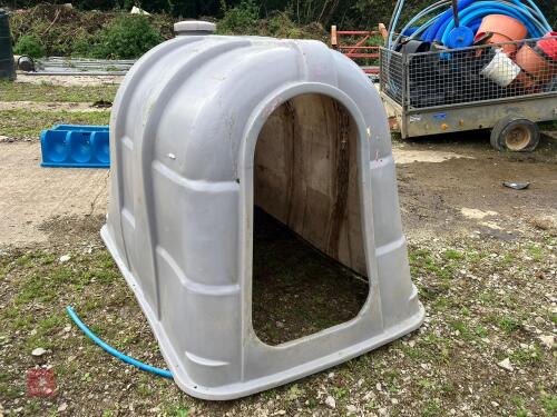 PLASTIC CALF HUTCH