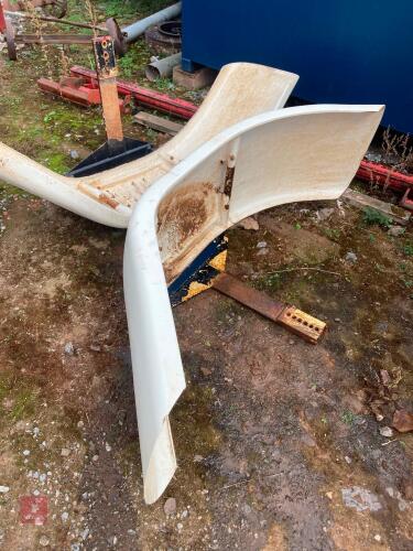 MUDGUARDS FROM CASE TRAILED SPRAYER