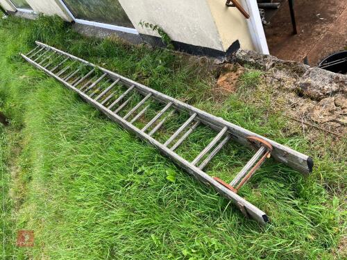 ALUMINIUM EXTENDER LADDER