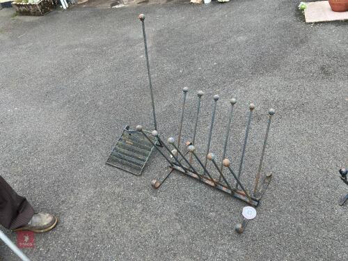 WELLINGTON BOOT SCRAPER & HOLDER