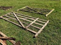 3 WOODEN GATES - 3