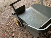 FERGUSON EARTH SCOOP - 11