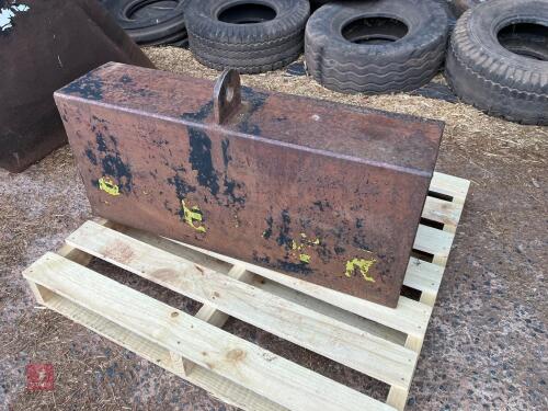 JOHN DEERE FRONT TRACTOR WEIGHT
