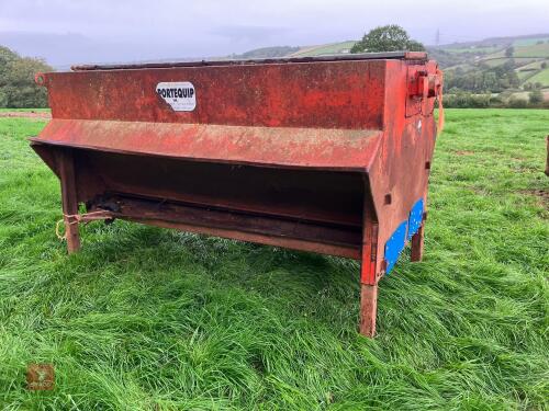 PORTEQUIP SHEEP CREEP FEEDER (1)