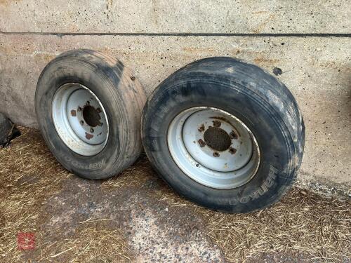 PAIR OF 305/70 R19.5 WHEELS & TYRES