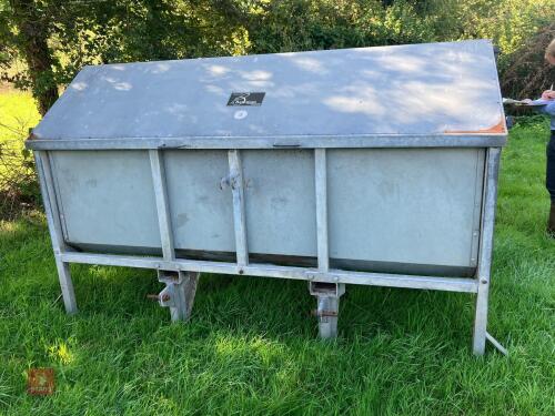 BATEMAN 8' CALF CREEP FEEDER (16)