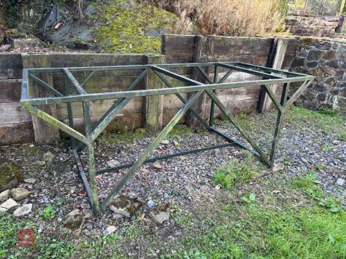 METAL STAND