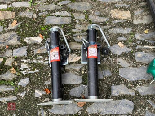 2 TRAILER JACKS