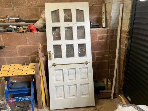 EXTERIOR DOOR