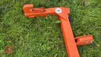 3 POINT LINKAGE LIFTING ADATOR - 4
