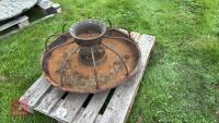 CAST IRON ROUND TROUGH C/W BARS - 2