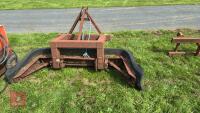 YARD SCRAPER - 3