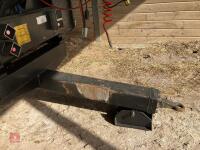 PARKHOUSE 35' 3 DECK LIVESTOCK TRAILER - 17
