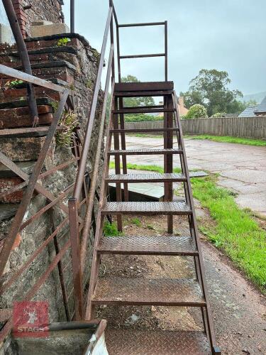 2.2M METAL FREESTANDING STEPS