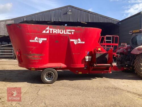 TRIOLIET SOLOMIX 2-1600 MIXER WAGON