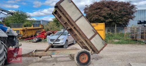SMALL TIPPING TRACTOR TRAILER
