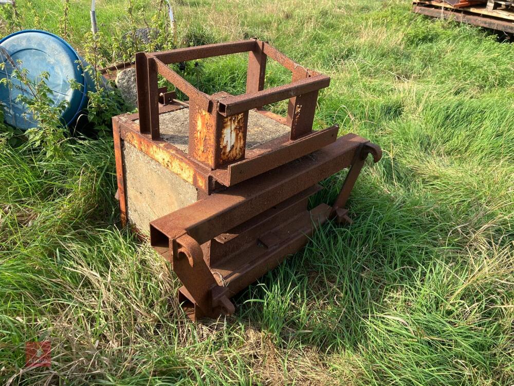 CONCRETE BLOCK WEIGHT