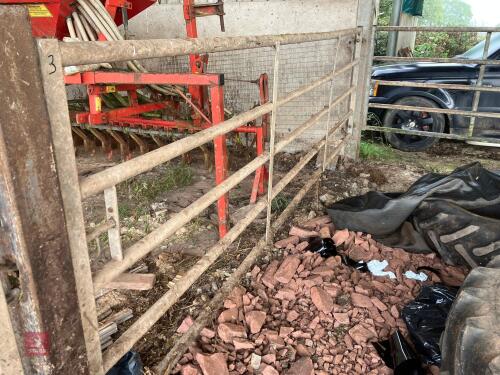 14' 6'' GALVANISED YARD GATE (3)