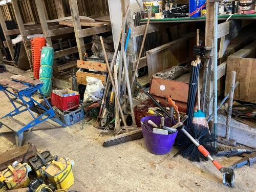 LARGE SELECTION OF TOOLS (18)
