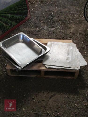 5 X STAINLESS STEEL PANS WITH LIDS