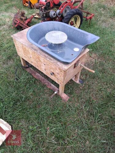 ELECTRIC POTTERS WHEEL (S/R)