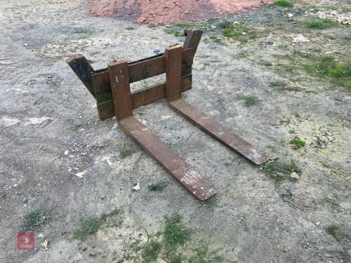 SET OF PALLET FORKS