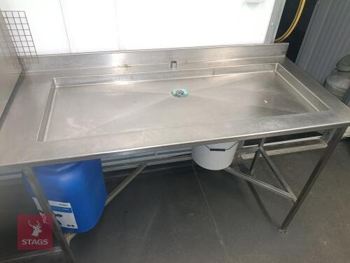 7' X 2' STAINLESS STEEL TABLE/SINK