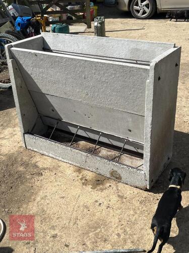 CONCRETE PIG/SHEEP FEEDER
