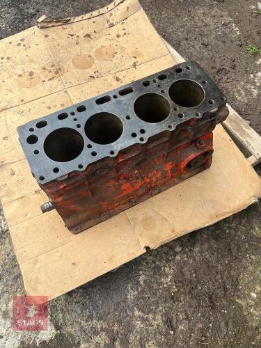 DAVID BROWN 995 ENGINE IN BITS (S/R)