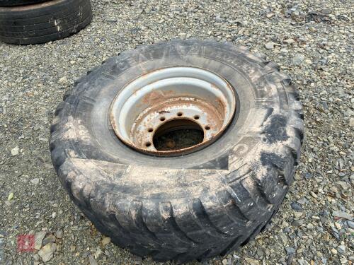 560/60 R22.5 TYRE AND RIM