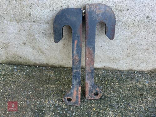 2 HEAVY DUTY LOADER BRACKETS