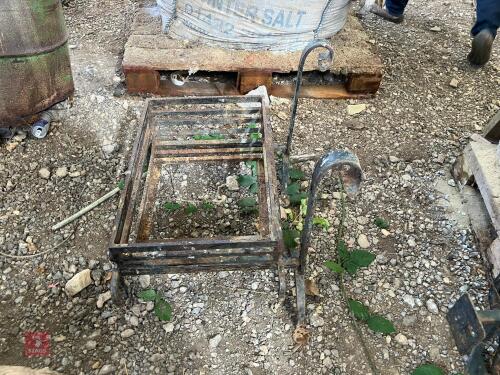 2 FIRE GRATE HOLDERS AND FIRE GRATE