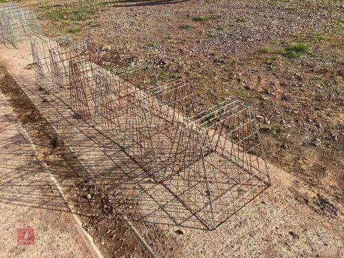 6 WIRE MESH HOOKOVER SHEEP HAY FEEDERS