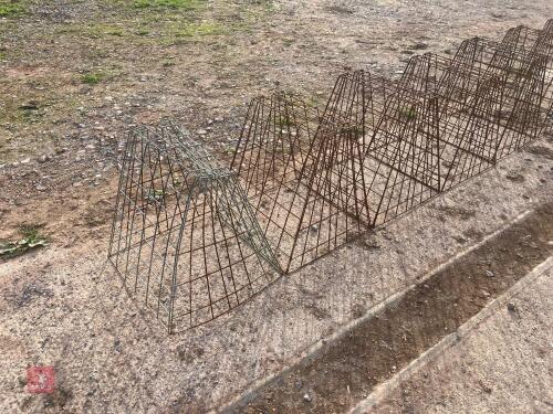 7 WIRE MESH HOOKOVER SHEEP HAY FEEDERS