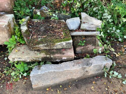 2 PALLETS OF MIXED FLAGSTONES/STONES