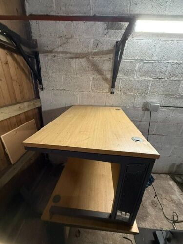 2 X WOODEN TOP OFFICE DESKS