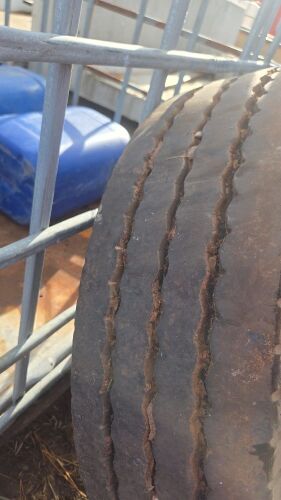 215/75 R17.5 BRIDGESTONE TYRE