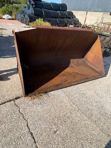 VOLVO LOADING SHOVEL BUCKET